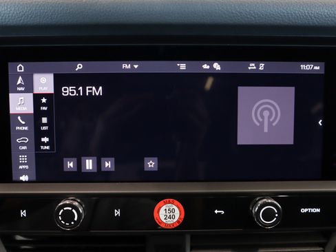 Used 2025 Porsche Macan image 19