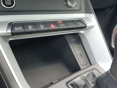 Certified 2023 Audi Q3 2.0T Premium w/ Convenience Package AWD/4WD image 29