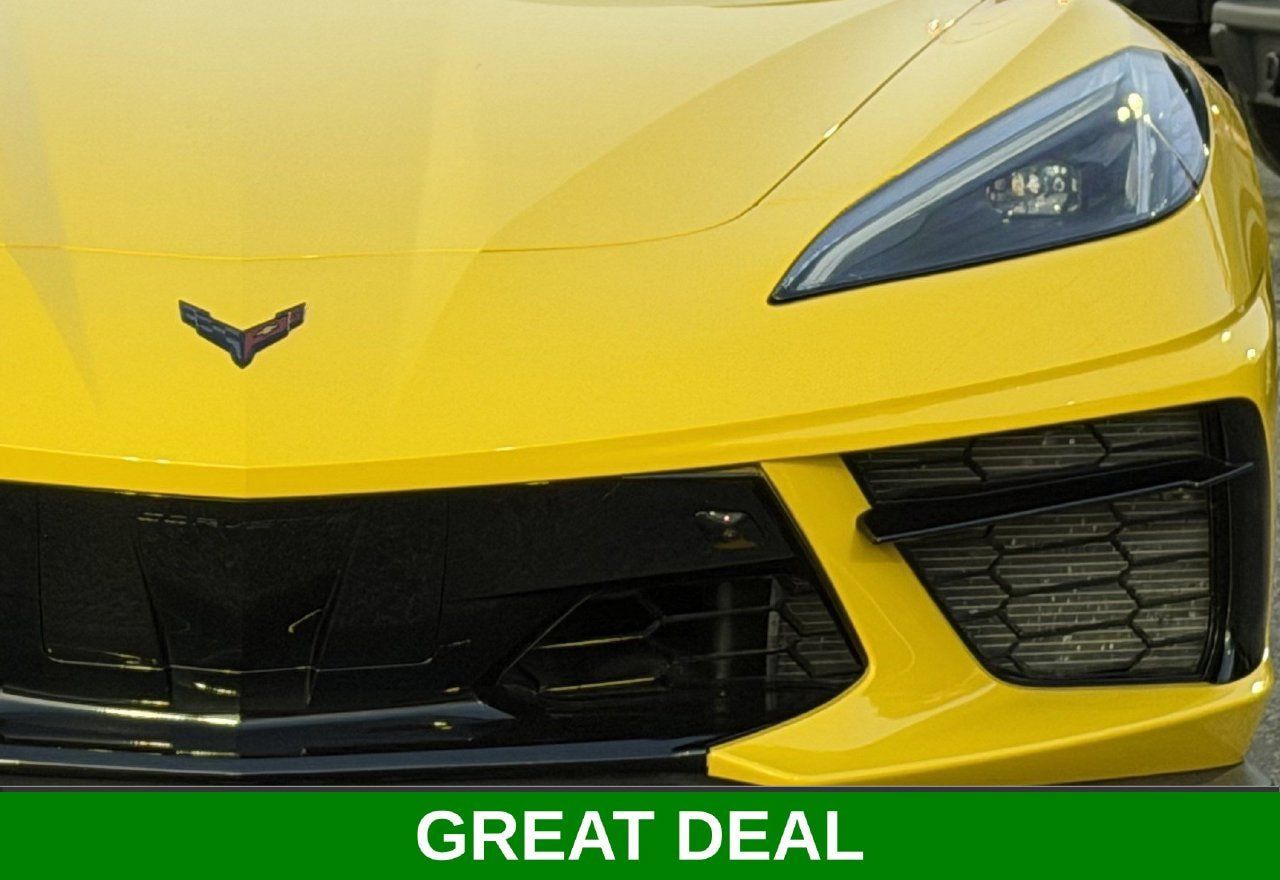 Used 2025 Chevrolet Corvette Stingray Premium Cpe w/ Z51 Performance Package RWD image 4