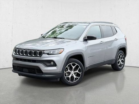 Certified 2024 Jeep Compass Latitude AWD/4WD image 1