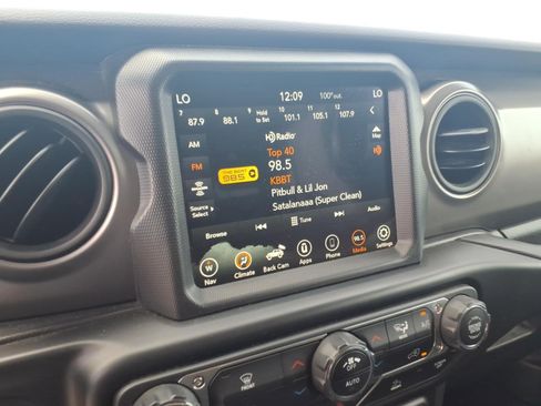 Used 2022 Jeep Wrangler Unlimited Sport AWD/4WD image 23