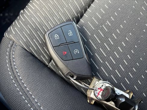 Used 2025 Chevrolet Equinox LT AWD/4WD image 25
