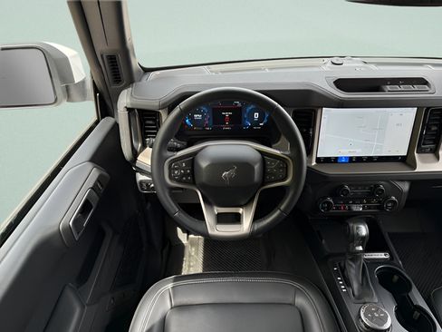Used 2025 Ford Bronco Outer Banks AWD/4WD image 19
