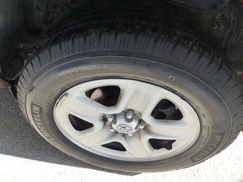 Used 2011 Toyota RAV4 2WD w/ Base L4 Extra Value Pkg image 10