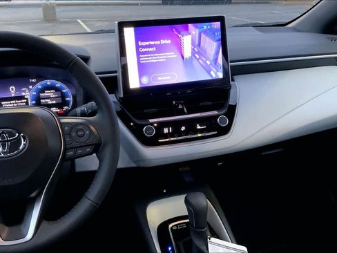 Used 2026 Toyota Corolla SE w/ SE Package image 12