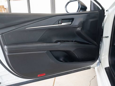 Used 2025 Toyota Camry SE FWD image 23