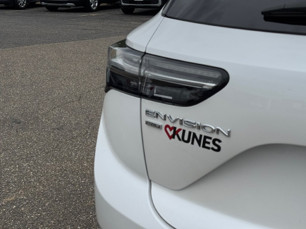 Used 2023 Buick Envision Avenir AWD/4WD image 37