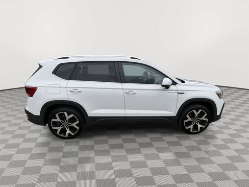 Used 2022 Volkswagen Taos SEL AWD/4WD image 9