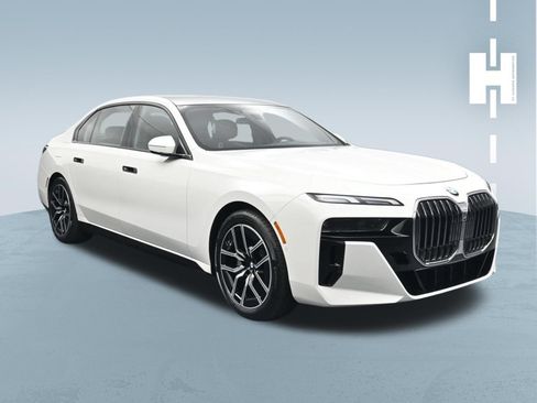 Used 2024 BMW 740i xDrive AWD/4WD image 1