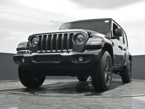 Used 2020 Jeep Wrangler Unlimited Sport AWD/4WD image 35