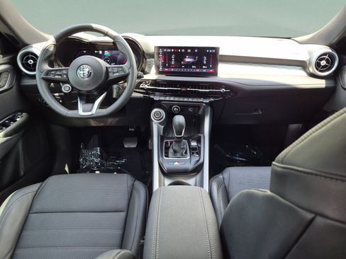 Used 2024 Alfa Romeo Tonale Ti w/ Premium Interior Package AWD/4WD image 40