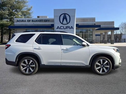 Used 2023 Honda Pilot Touring image 7