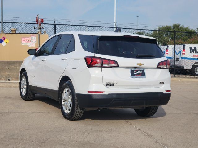 Used 2024 Chevrolet Equinox LS w/ LS Convenience Package FWD image 3
