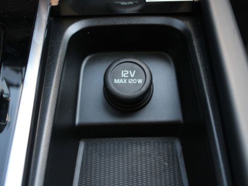 Used 2025 Volvo XC90 B6 Plus AWD/4WD image 29