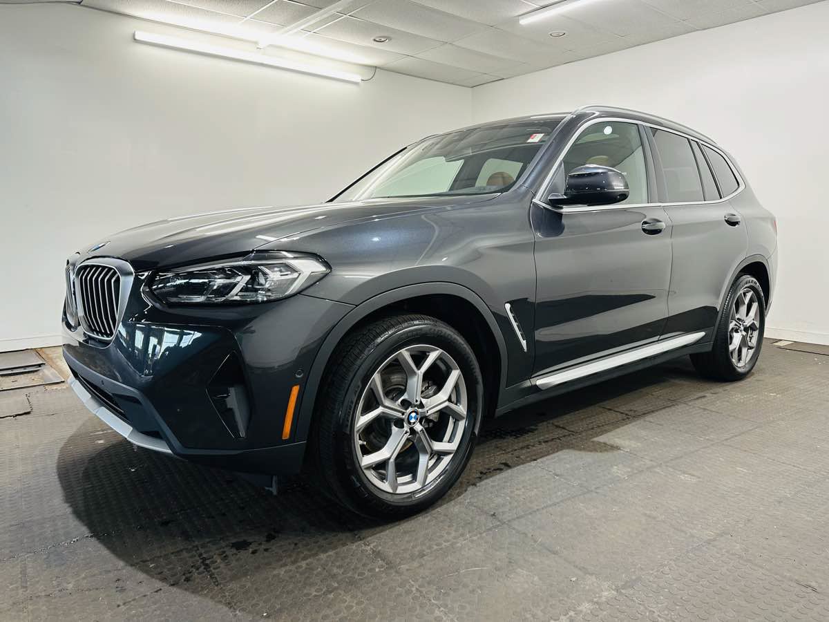 Used 2023 BMW X3 xDrive30i AWD/4WD image 3