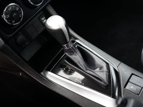 Used 2017 Toyota Corolla L image 15