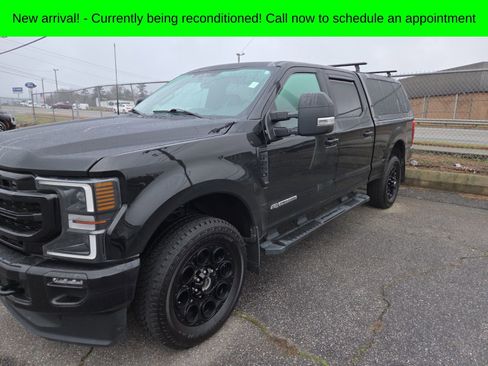 Used 2022 Ford F250 Lariat w/ Black Appearance Package image 2