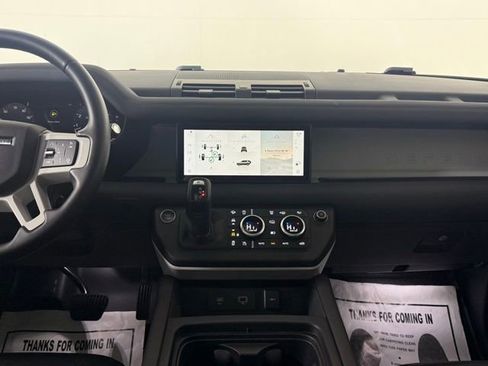 New 2024 Land Rover Defender 110 S image 25