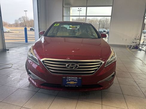 Used 2015 Hyundai Sonata SE image 2