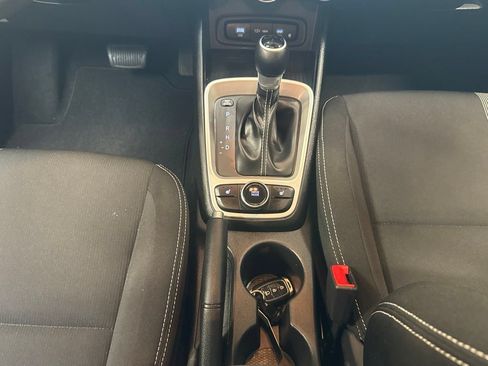 Used 2026 Hyundai Venue SEL FWD image 17