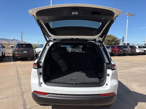 New 2026 Jeep Grand Cherokee Altitude image 45