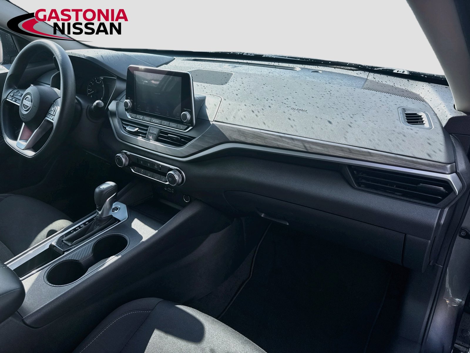 Used 2025 Nissan Altima 2.5 SV FWD image 36