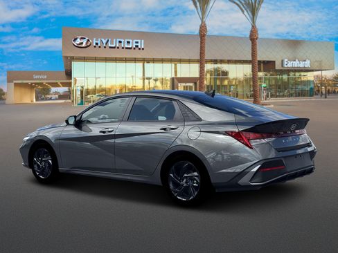 New 2026 Hyundai Elantra SEL FWD image 4