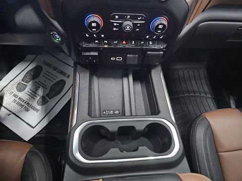 Used 2022 Chevrolet Silverado 1500 High Country w/ Technology Package image 27