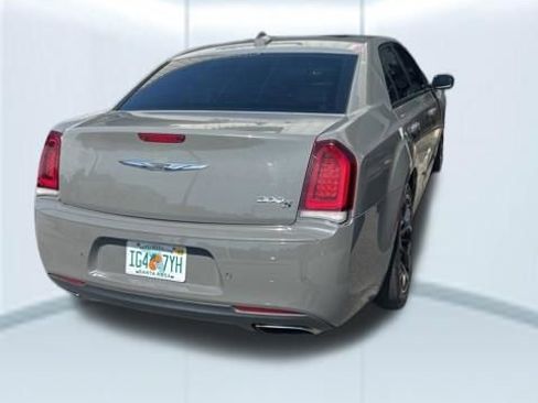 Used 2017 Chrysler 300 S w/ 300S Premium Group RWD image 2