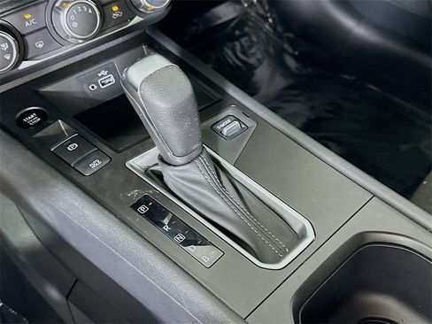 Used 2025 Nissan Kicks S image 30