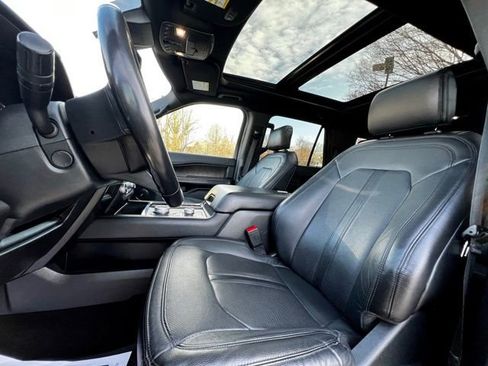 Used 2020 Ford Expedition Limited image 46