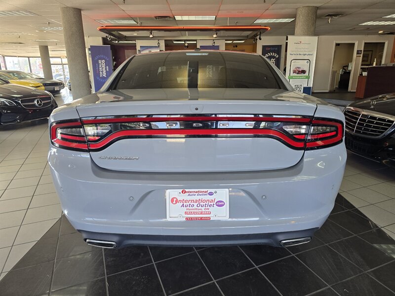 Used 2022 Dodge Charger SXT RWD image 3