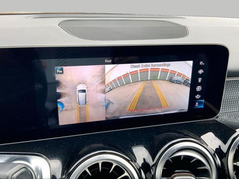 Used 2020 Mercedes-Benz GLB 250 image 26