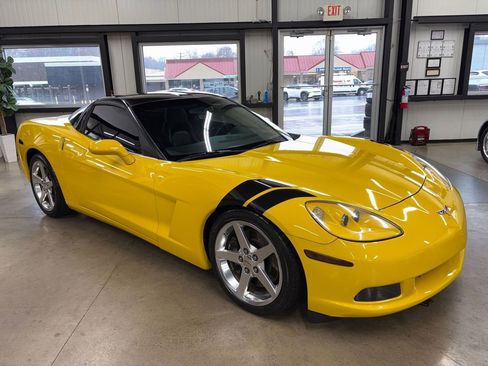 Used 2006 Chevrolet Corvette Coupe w/ Preferred Equipment Group image 16