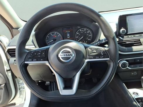 Used 2022 Nissan Altima 2.5 S FWD image 15