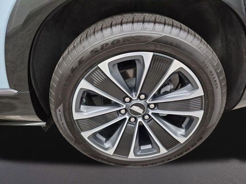 Certified 2026 Cadillac Vistiq Premium Luxury AWD/4WD image 17