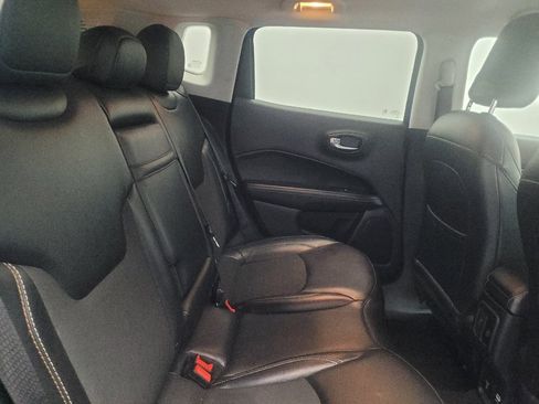 Used 2019 Jeep Compass Latitude FWD image 19
