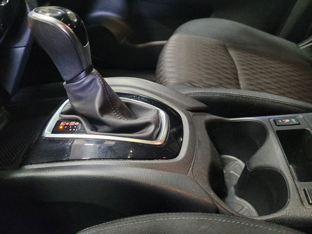 Used 2017 Nissan Rogue SV AWD/4WD image 26