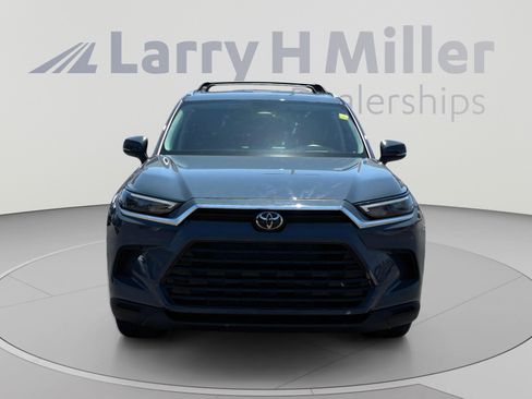 Used 2025 Toyota Grand Highlander AWD image 8