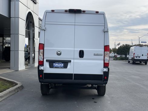 New 2025 RAM ProMaster 2500 w/ Convenience Group image 8