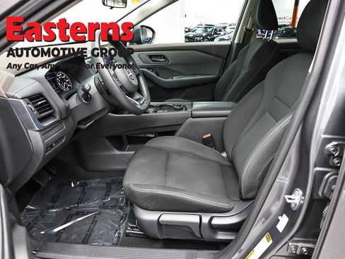Used 2023 Nissan Rogue S AWD/4WD image 14