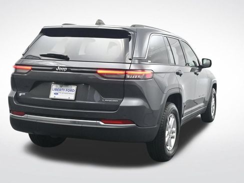 Used 2024 Jeep Grand Cherokee Laredo RWD image 6