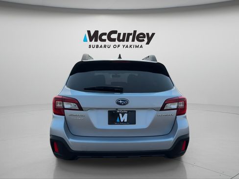 Used 2018 Subaru Outback 2.5i Premium AWD/4WD image 5