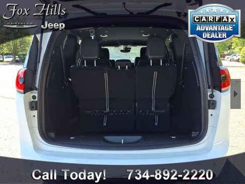 Used 2026 Chrysler Pacifica Select FWD image 10