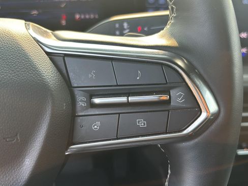 Used 2024 Chevrolet Traverse LT AWD/4WD image 14