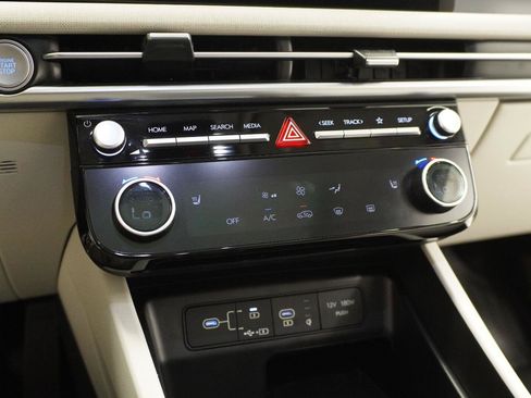 Used 2025 Hyundai Tucson SEL FWD image 16