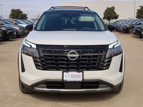 New 2026 Nissan Pathfinder Platinum image 5