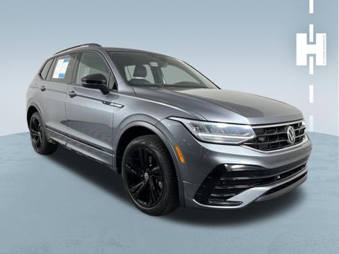 Used 2023 Volkswagen Tiguan SE R-Line FWD image 1