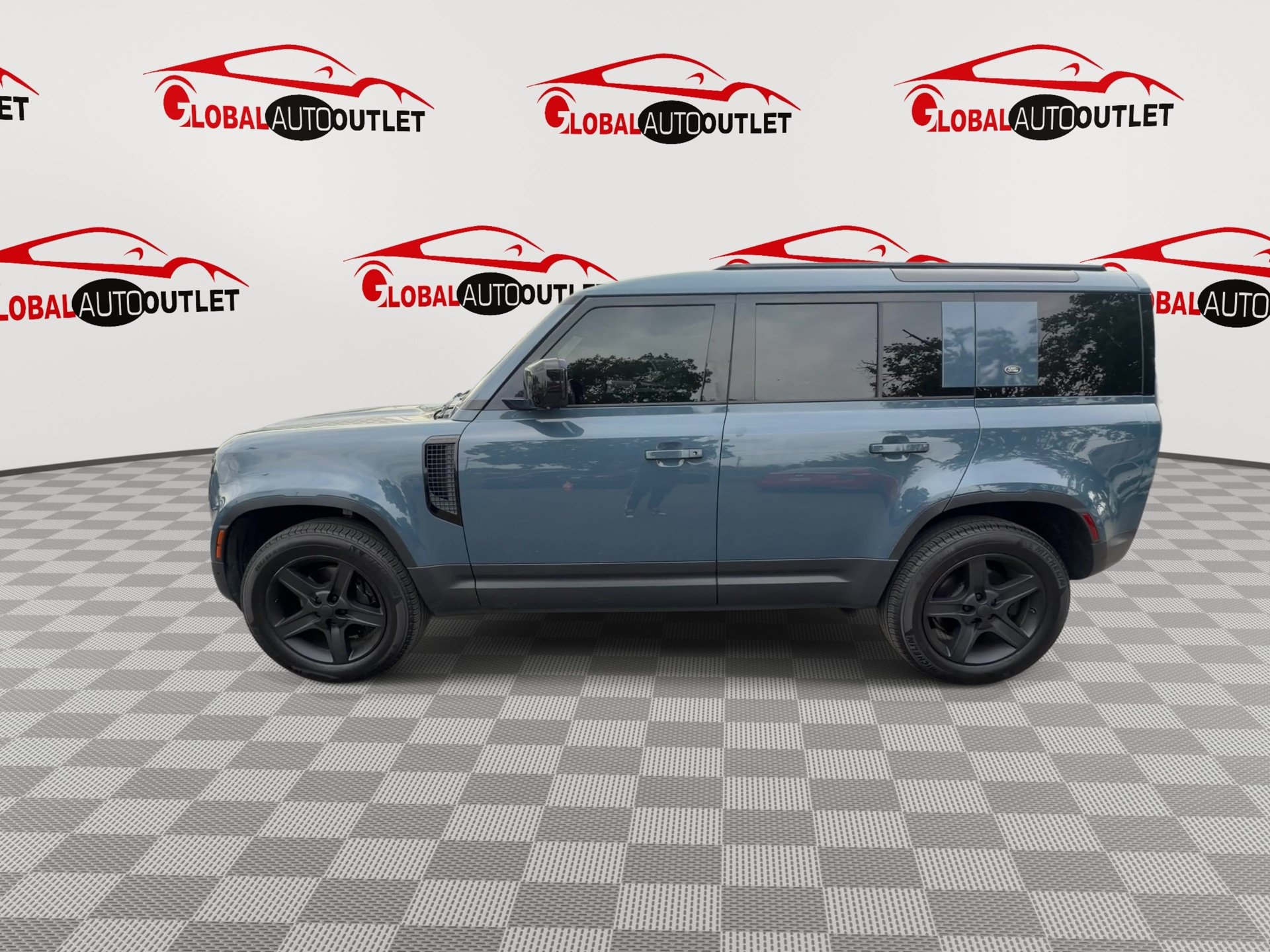 Used 2020 Land Rover Defender 110 SE AWD/4WD image 5
