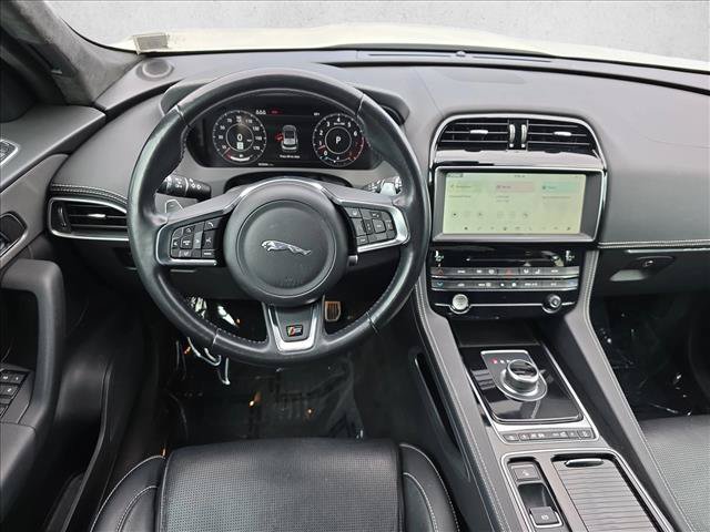 Used 2019 Jaguar F-PACE S AWD/4WD image 16